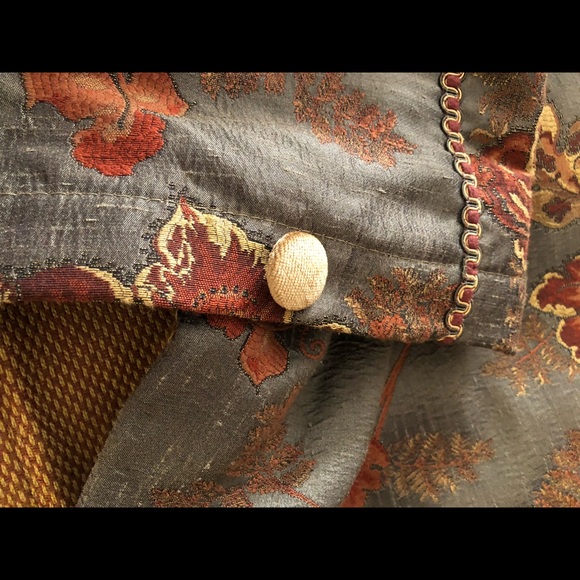 Queen size Eastern Accent duvet cover and 1 decorated pillow - Picture 7 of 7